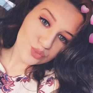 Meet your Posher, Alexis